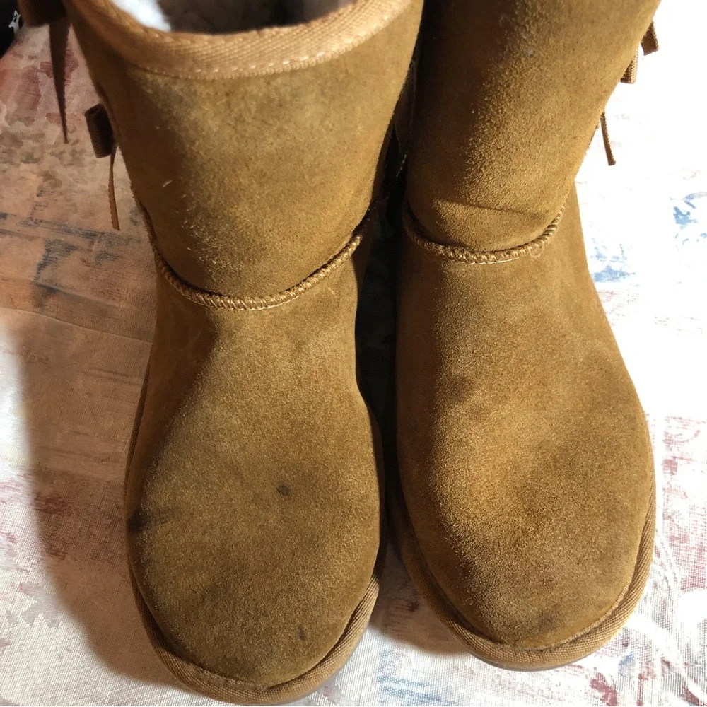Kookaburra Girls Boots by UGG Size 4 Style # 1019372